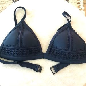 Triangl dark blue bikini top